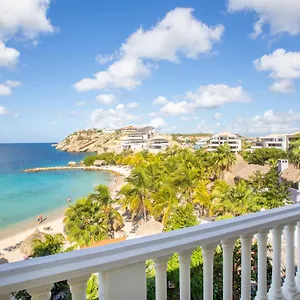 blue-bay-beach-apartments.comcaribbean.com/